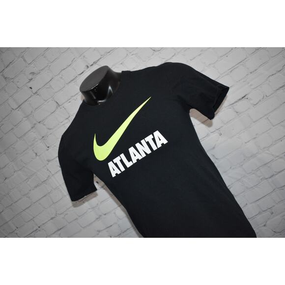 Nike T-Shirt Gym Mens Size Small Athletic Cut Atlanta Georgia Black Short Sleeve - Picture 1 of 5